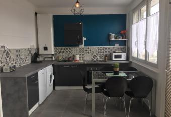 la petite jungle has Balcony rooms