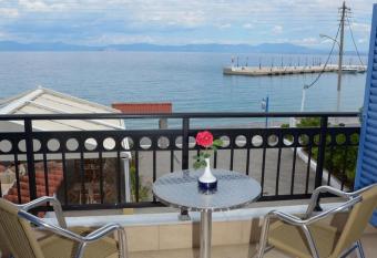 KAMVISSIS HOTEL has Balcony rooms