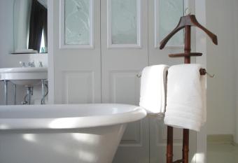 Condesa Haus B&B has Balcony rooms