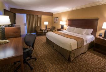 Best Western Inn of the Ozarks has Balcony rooms