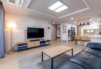 EdenStay has Balcony rooms