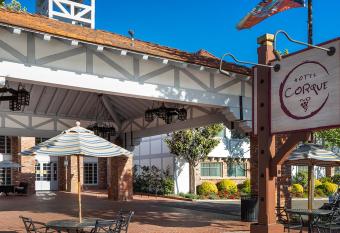 Corque Hotel, Solvang, A Tribute Portfolio Hotel has Balcony rooms