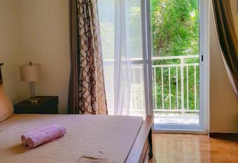 ANIA SUITE ROOM allows 18 year olds to book a room