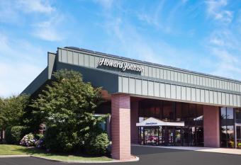 Howard Johnson Evansville East allows 18 year olds to book a room