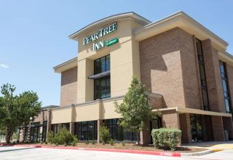 Pear Tree Inn San Antonio Airport allows 18 year olds to book a room