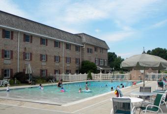 Bird-in-Hand Family Inn allows 18 year olds to book a room