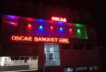 Oscar Banquet and Hotel has Balcony rooms