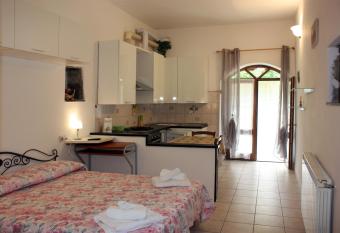 La Calla Rossa allows 18 year olds to book a room