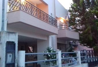 Seaside Villa for 6 people - Alykes Beach has Balcony rooms