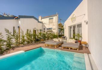 Selina Boavista Ericeira allows 18 year olds to book a room