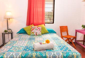 Hostal Casa Colores Adults Only allows 18 year olds to book a room