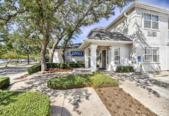 Studio 6-San Antonio, Tx - Medical Center has Smoking rooms