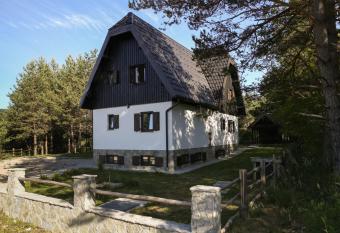 Timber valley has Balcony rooms