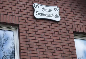 Haus Sonnenschein Str 10 allows 18 year olds to book a room