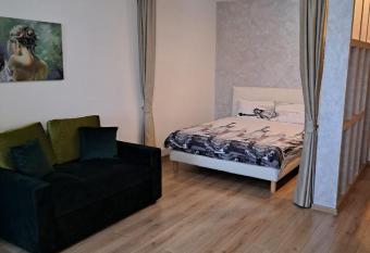 Glamour Studio has Balcony rooms