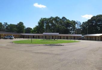 Relax Inn Ashdown has Smoking rooms