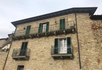 I Ninni allows 18 year olds to book a room