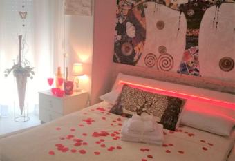 Tree House has Balcony rooms