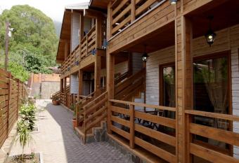            14 has Balcony rooms