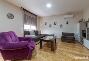 Apartmani Nina S has Balcony rooms