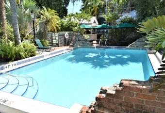 Simonton Court Historic Inn & Cottages allows 18 year olds to book a room