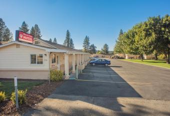 Shasta Pines Motel & Suites allows 18 year olds to book a room