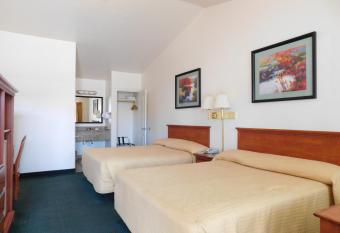 Wild Rivers Motor Lodge allows 18 year olds to book a room