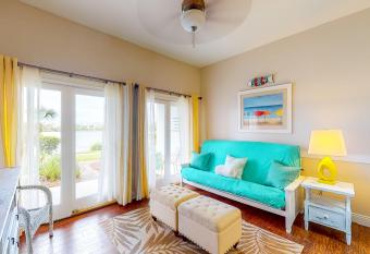 Carillon Beach Resort Inn has Balcony rooms