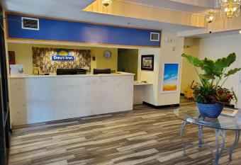 Days Inn by Wyndham Macon I-75 North allows 18 year olds to book a room