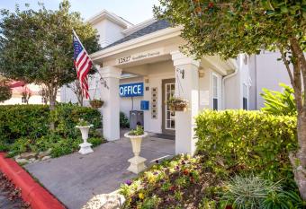 Studio 6 Houston Sugar Land allows 18 year olds to book a room