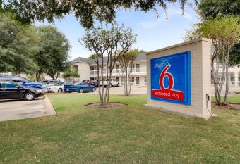 Studio 6-North Richland Hills, Tx - Fort Worth has Smoking rooms