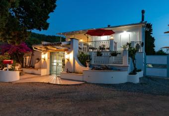 Villa Primaluce allows 18 year olds to book a room