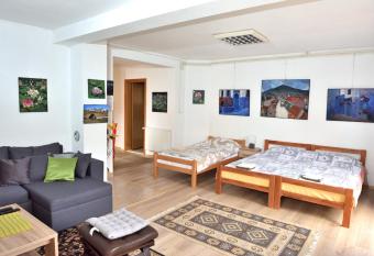 Apartment Klepo Center has Balcony rooms