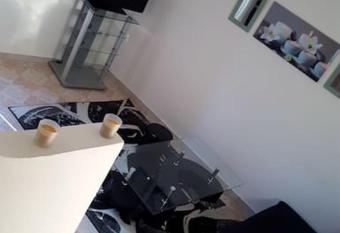 Gite Les Oliviers allows 18 year olds to book a room