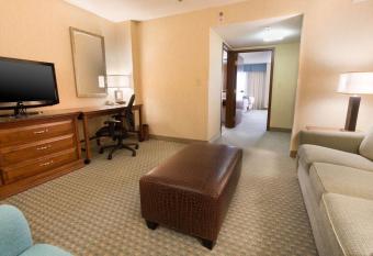 Drury Inn & Suites Birmingham Lakeshore Drive allows 18 year olds to book a room