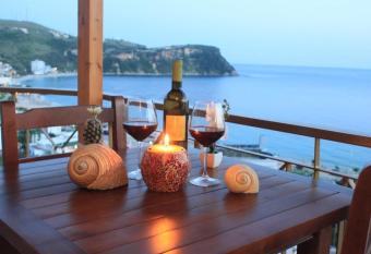 LIDO APARTMENTS has Balcony rooms