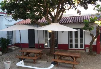 Casa dos Ingleses has Balcony rooms