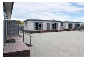 Pine Lake View Lodge has Balcony rooms