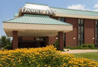 Heritage Inn & Suites St. Louis/Fenton, Trademark by Wyndham allows 18 year olds to book a room