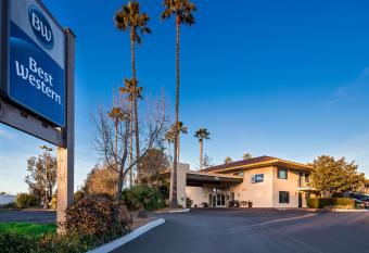 Sonoma Winegrower's Inn allows 18 year olds to book a room