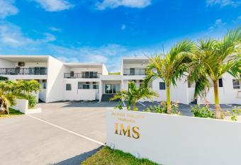 Jacuzzi Terrace Okinawa IMS allows 18 year olds to book a room