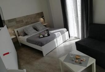 Dove sorge il sole has Balcony rooms