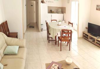 LE CLOS VARNAY has Balcony rooms