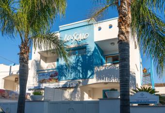 Lo Scalo bed and breakfast Marina di Novaglie has Balcony rooms