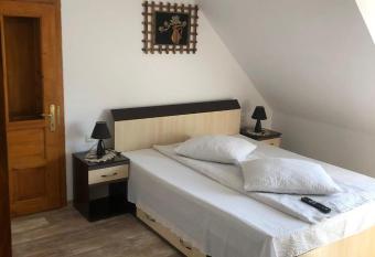 Pensiunea Simona has Balcony rooms