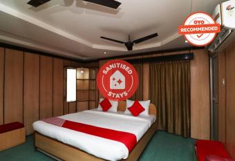 OYO Flagship 30893 Hotel Bob s allows 18 year olds to book a room