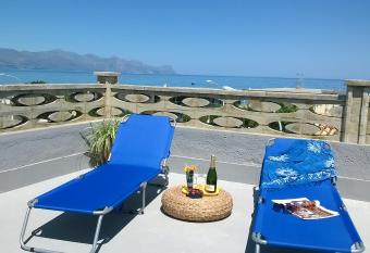 4 bedrooms appartement at Alcamo 100 m away from the beach with sea view furnished terrace and wifi has Balcony rooms