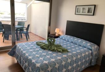 Atico. Parque del Vino Fino. El Puerto de Sta Maria has Balcony rooms