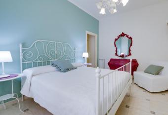Il canto delle Sirene has Balcony rooms