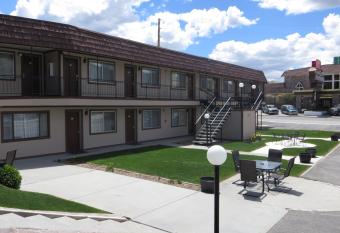 Bristlecone Motel allows 18 year olds to book a room
